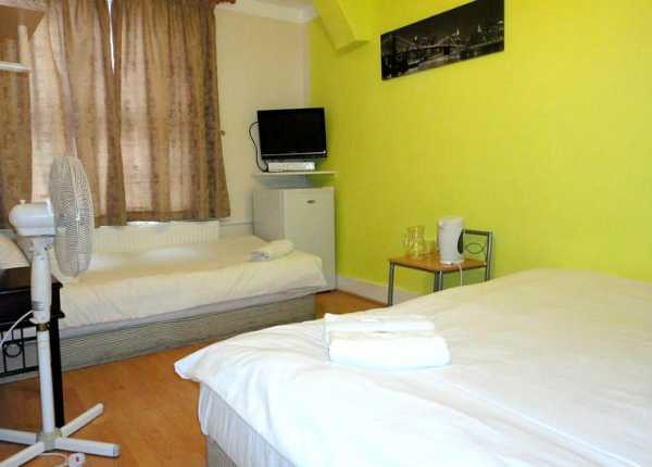 Triple room at City View Hotel Roman Road